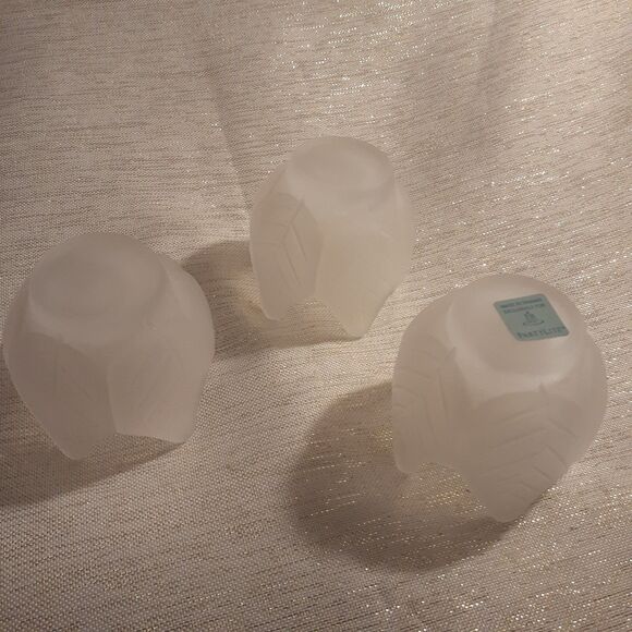 Partylite P0290 Frosted Lotus Blossom Candle Holders Set of 3 Glass Tealights - Picture 5 of 6